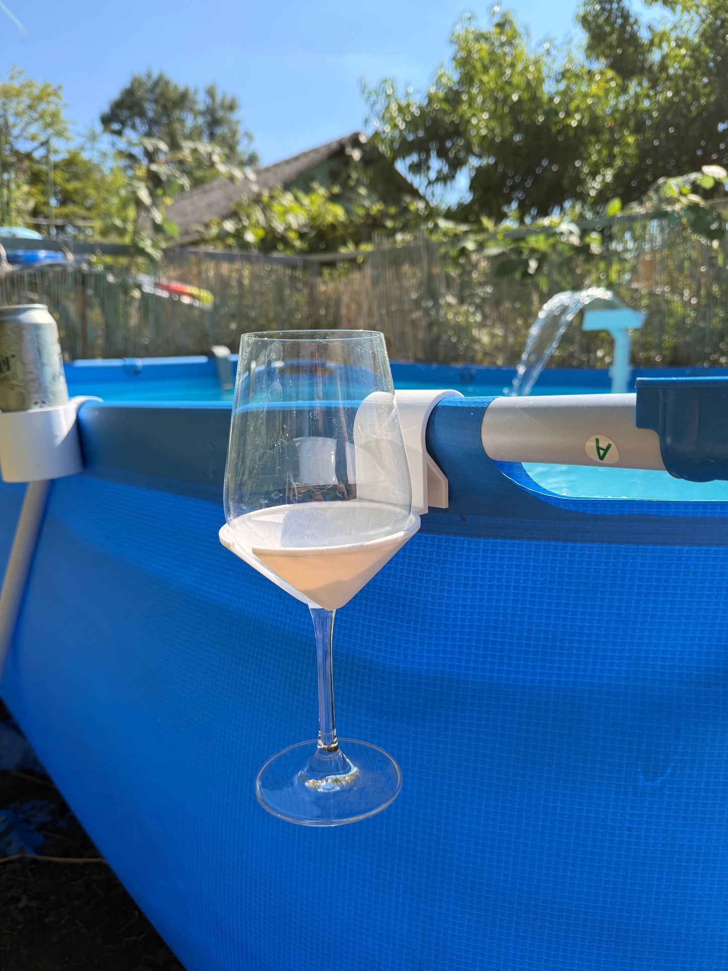 AquaWerk WineHold – Sicherer Weinglashalter für Bestway & Intex Pools